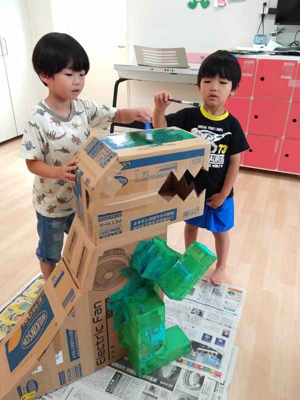 ３歳児以上　恐竜制作