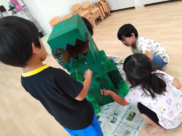 ３歳児以上　恐竜制作